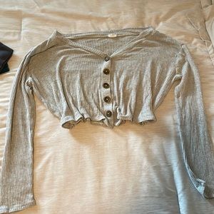 Long sleeve crop